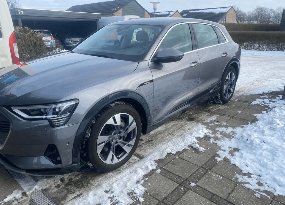 Audi e-tron 55 quattro 5d