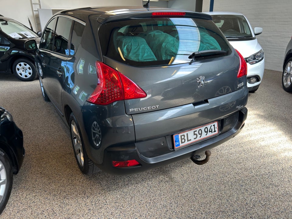 Peugeot 3008 1,6 HDi 112 Premium+ 5d
