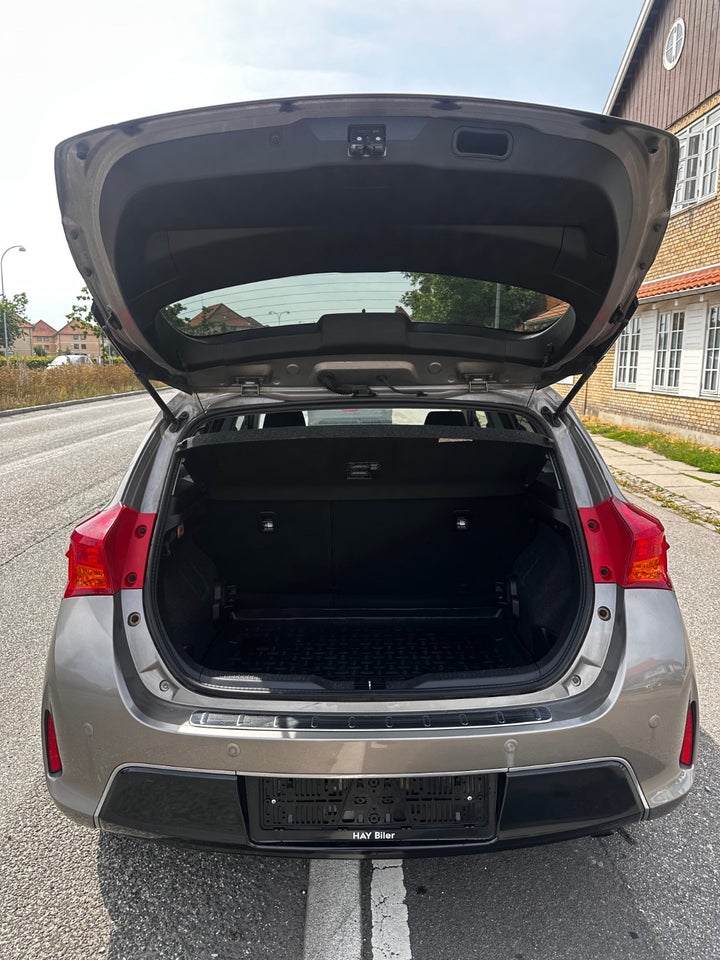 Toyota Auris 1,3 VVT-i T2+ 5d