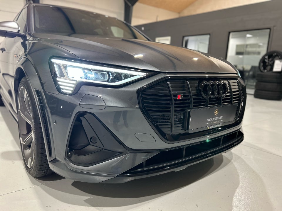 Audi e-tron S quattro 5d