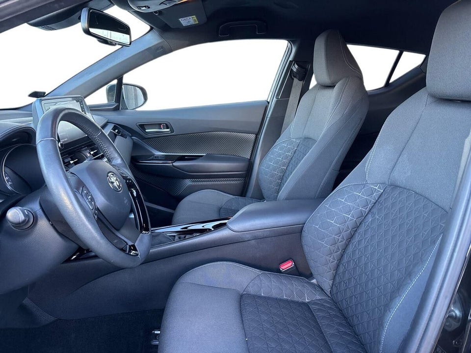 Toyota C-HR 1,8 Hybrid C-LUB Smart CVT 5d