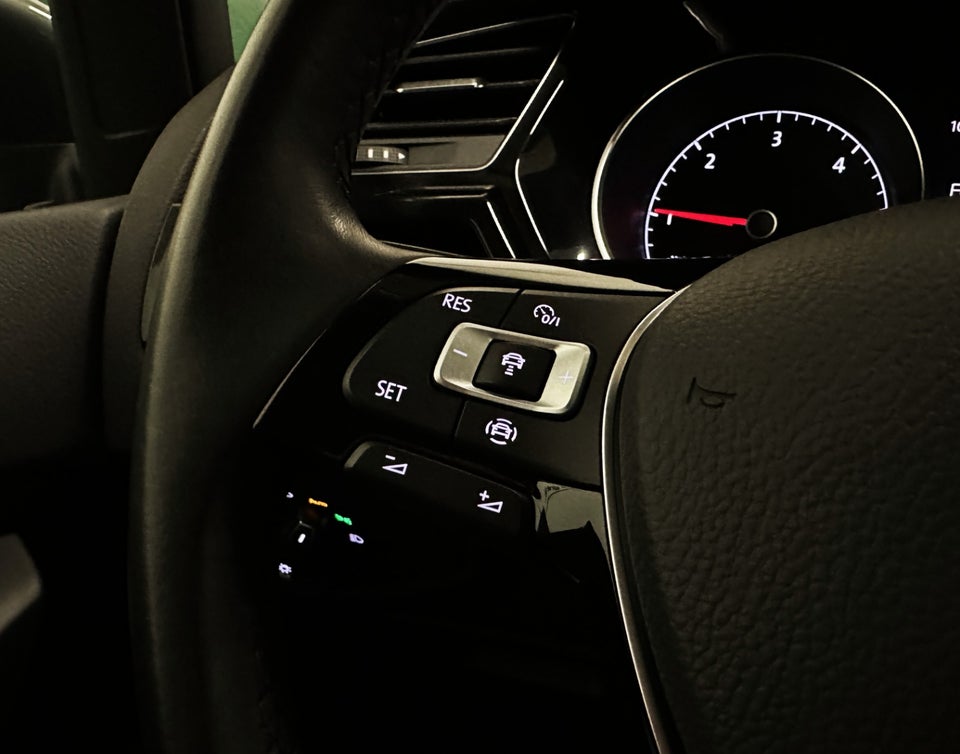 VW Touran 2,0 TDi 150 Highline DSG 7prs 5d