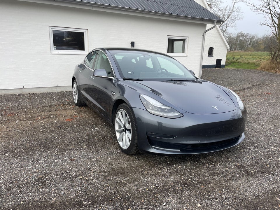 Tesla Model 3 Long Range AWD 4d