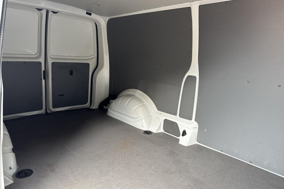 VW Transporter 2,0 TDi 150 Kassevogn DSG lang
