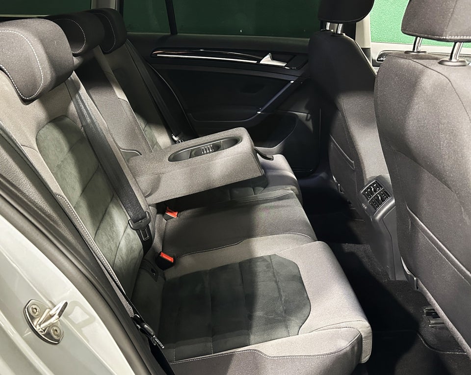 VW Golf VII 1,5 TSi 150 Highline Variant DSG 5d
