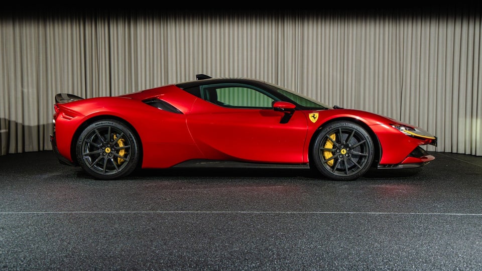 Ferrari SF90 Stradale 4,0 DCT 2d