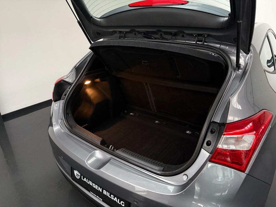 Hyundai i30 1,4 CVVT Comfort 3d