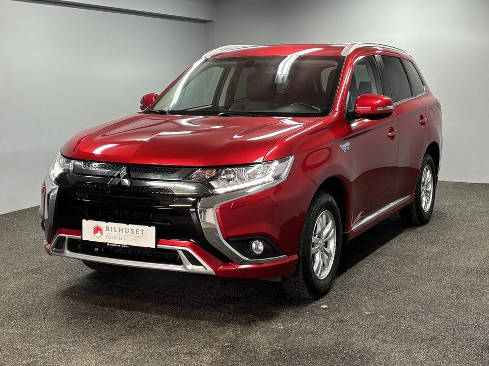 Mitsubishi Outlander 2,4 PHEV Invite+ CVT 4WD 5d