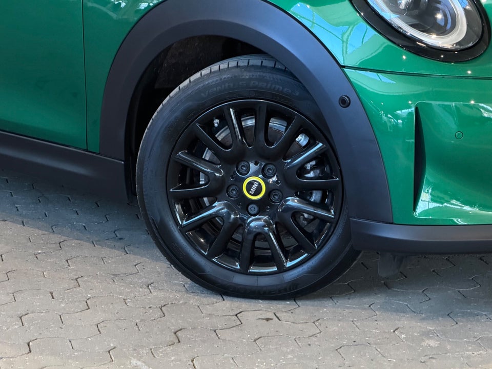 MINI Cooper SE Classic Trim 3d