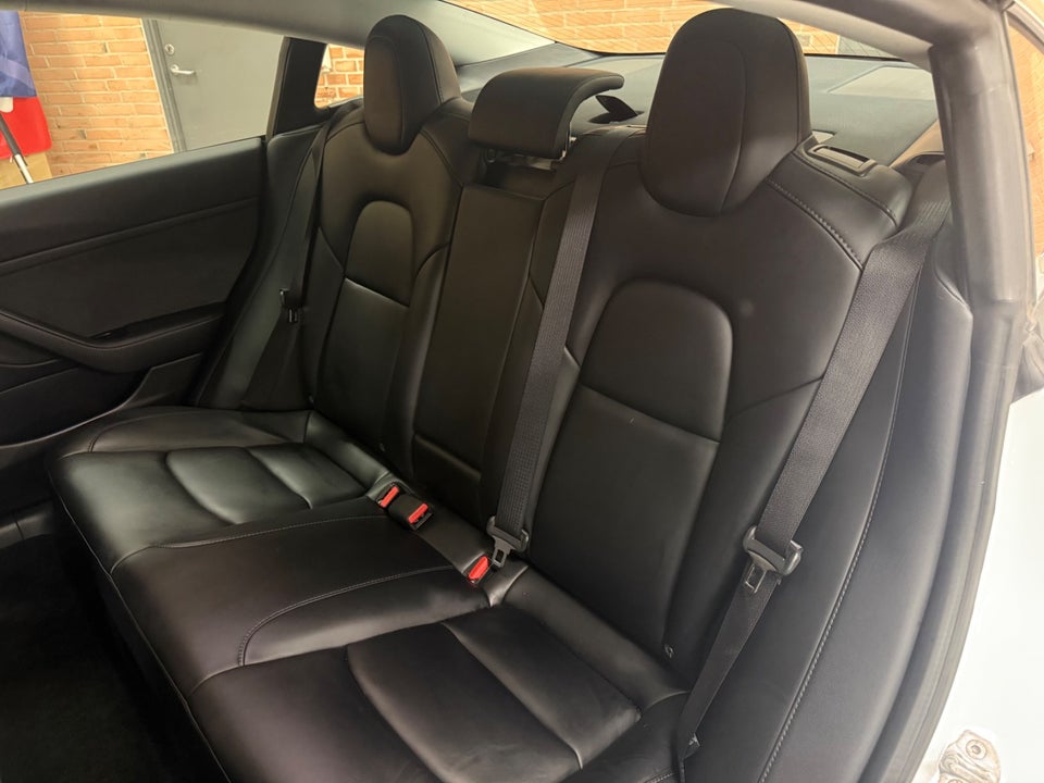 Tesla Model 3 Long Range AWD 4d