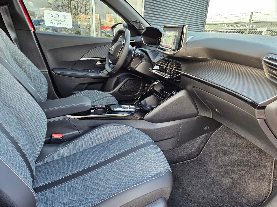 Peugeot 2008 1,2 PureTech 130 Allure EAT8 5d