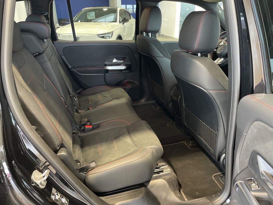 Mercedes EQB300 AMG Line 4Matic 5d