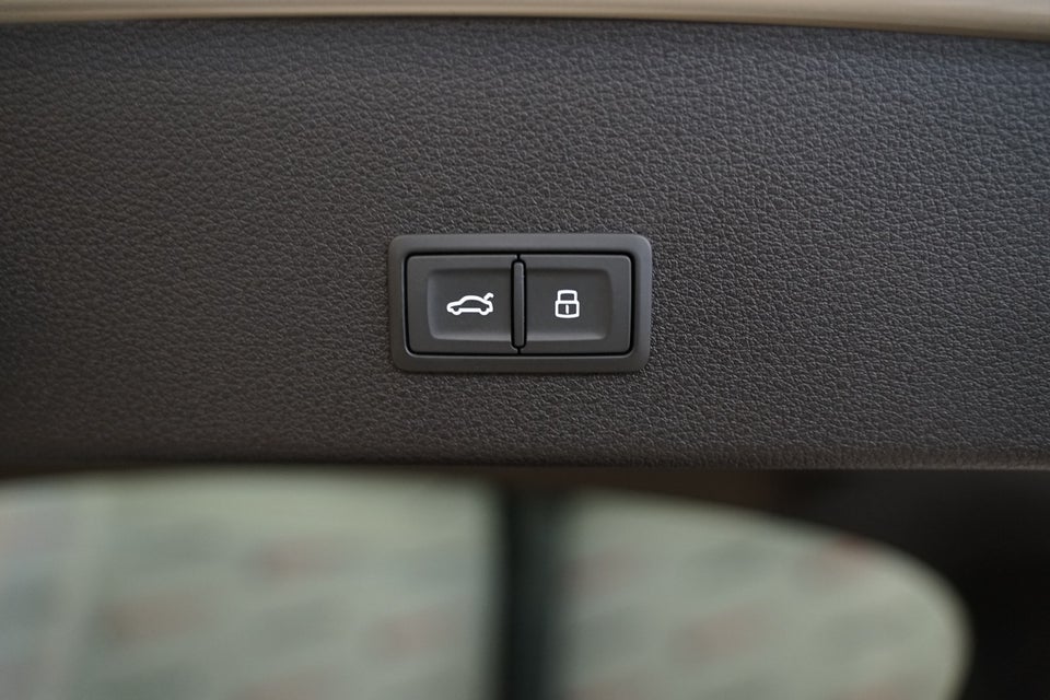 Audi e-tron 55 S-line Sportback quattro 5d