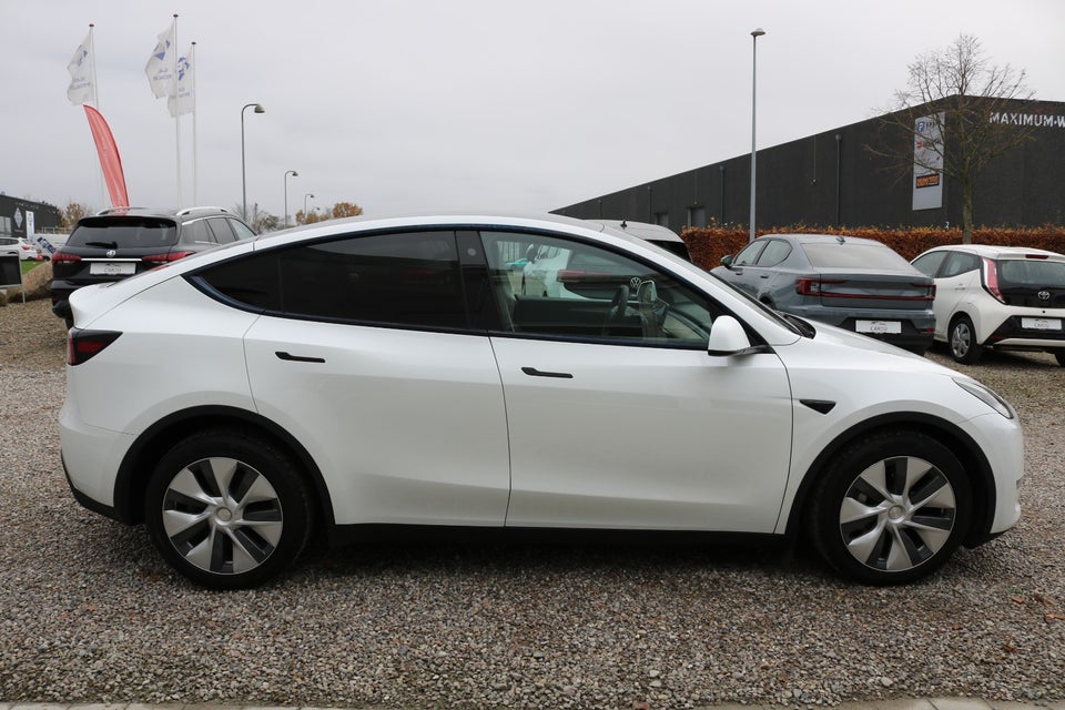 Tesla Model Y Long Range AWD 5d