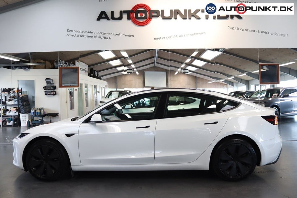 Tesla Model 3 Long Range AWD 4d