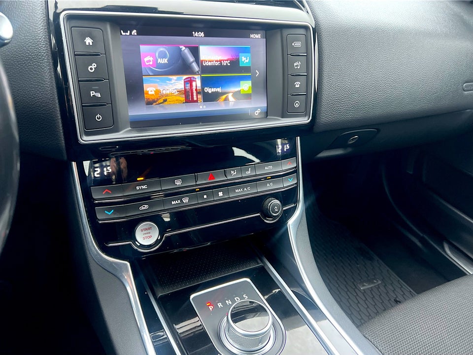 Jaguar XE 2,0 D180 R-Sport aut. 4d