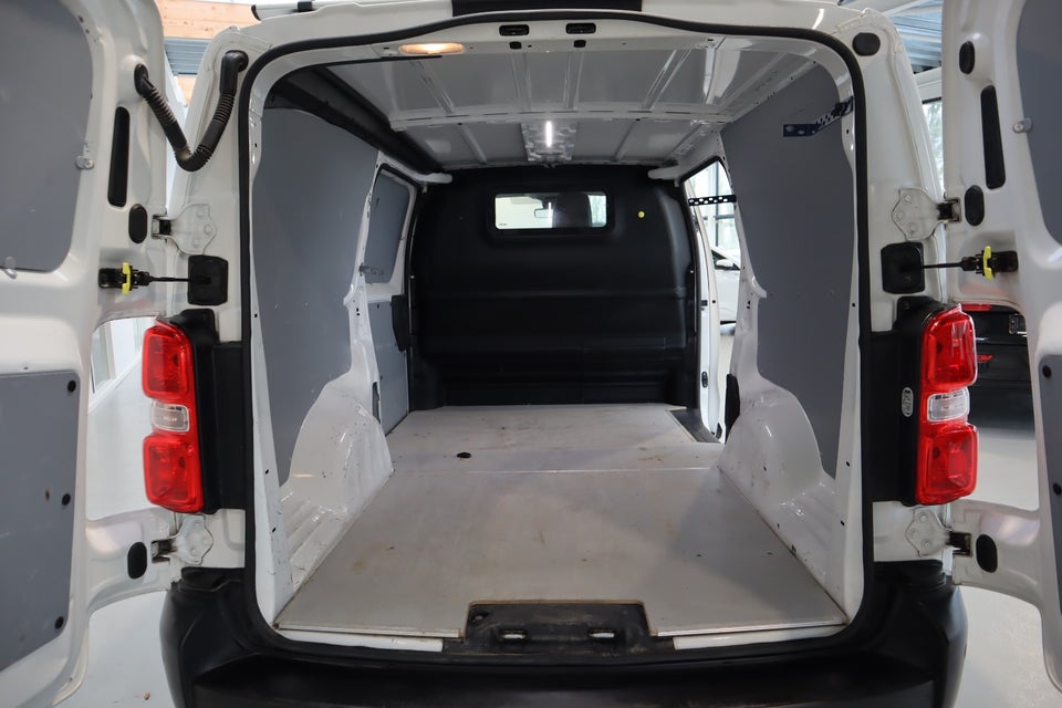 Toyota ProAce 2,0 D 122 Medium Comfort Master aut. 5d