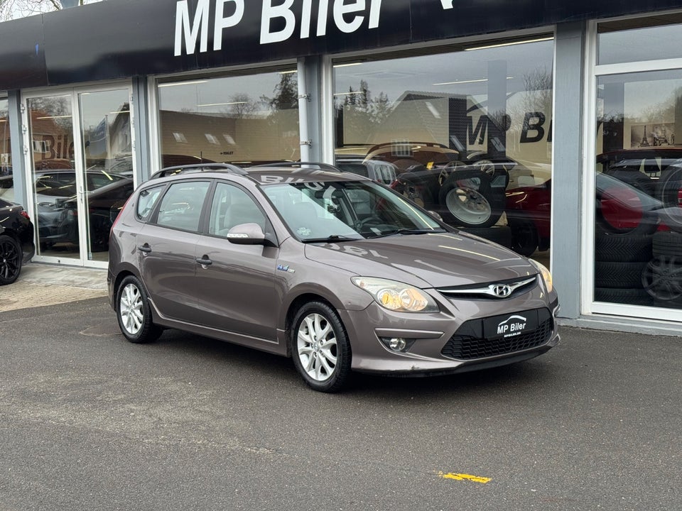 Hyundai i30 1,6 CRDi 90 Blue Drive CW 5d