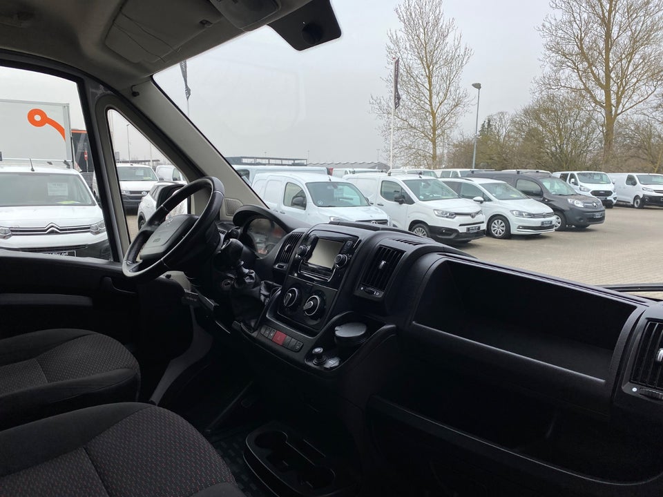 Peugeot Boxer 333 2,2 BlueHDi 140 L2H1 Premium