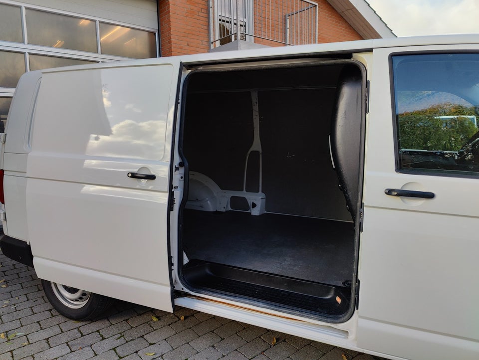 VW Transporter 2,0 TDi 150 Kassevogn DSG lang