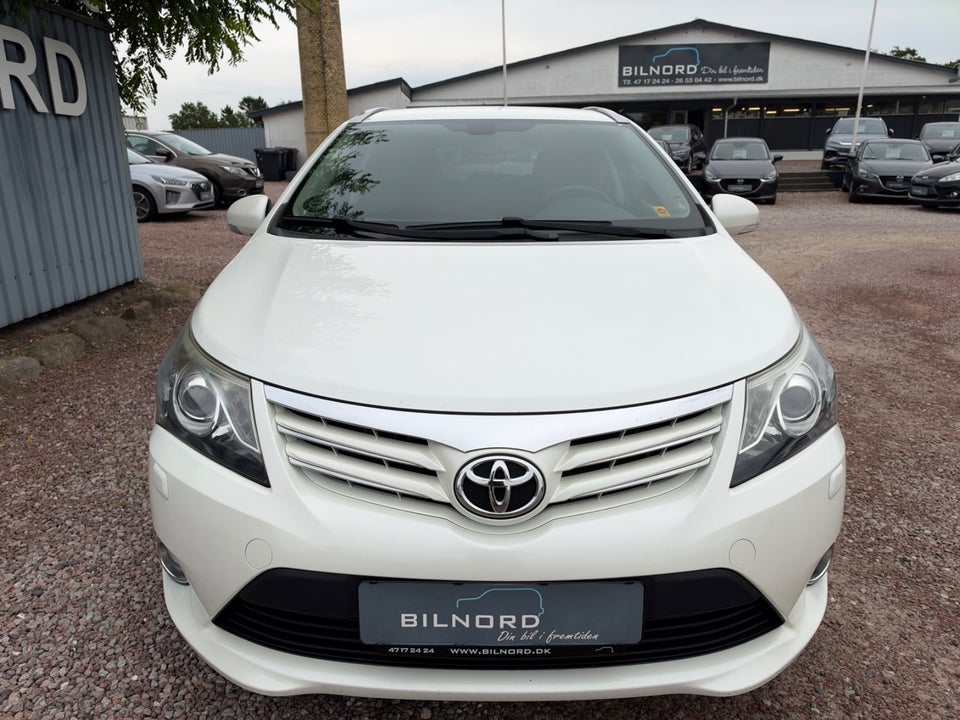 Toyota Avensis 1,8 VVT-i T2 Premium stc. 5d
