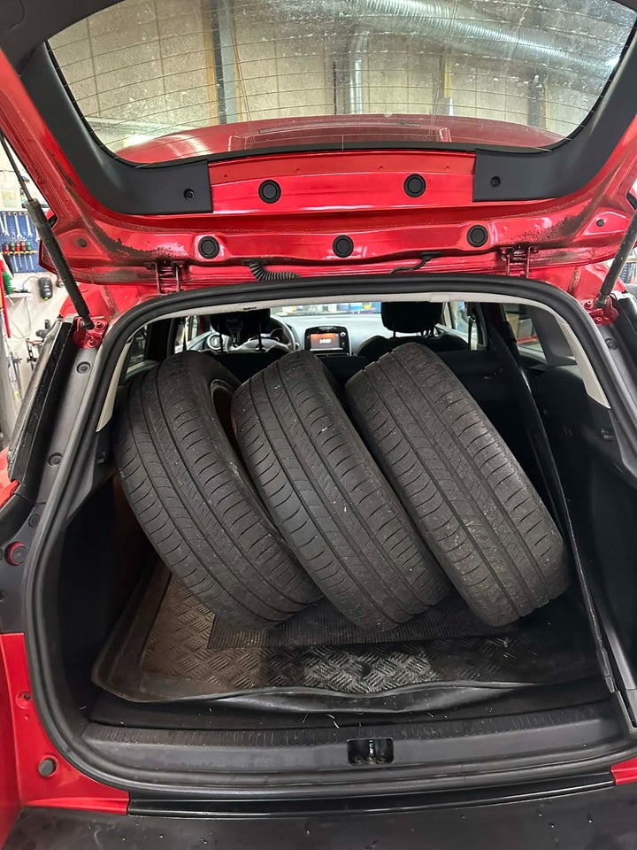 Renault Clio IV 1,5 dCi 90 Limited Sport Tourer 5d