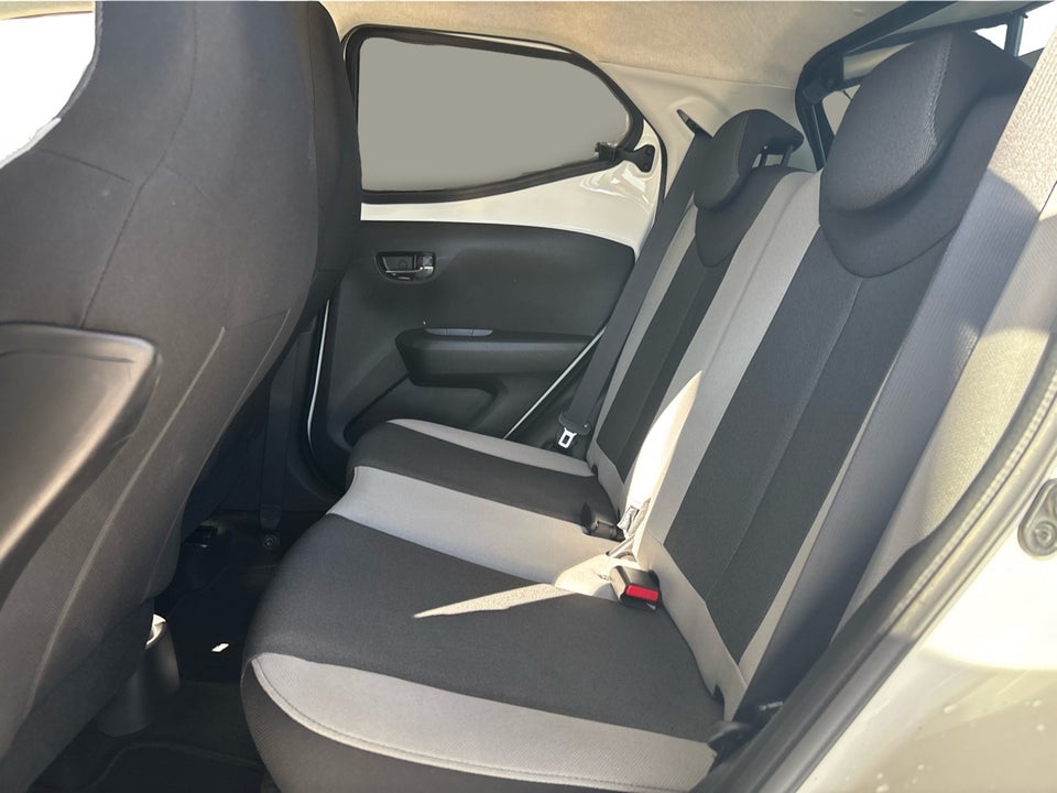 Toyota Aygo 1,0 VVT-i x-press 5d