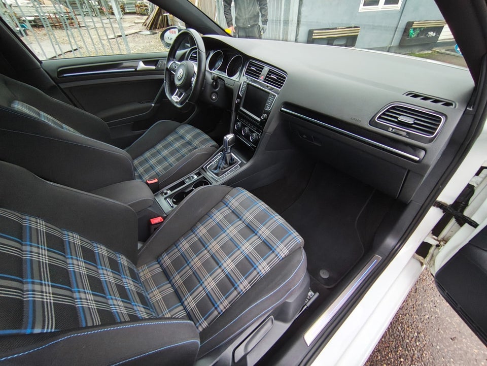 VW Golf VII 1,4 GTE DSG 5d