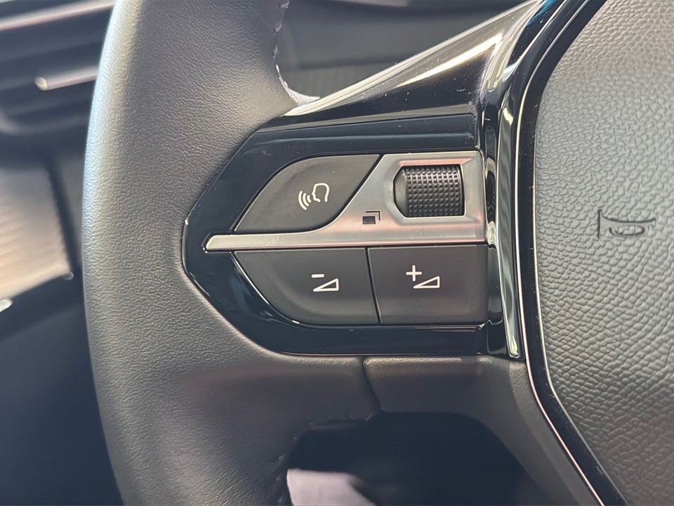 Peugeot e-208 50 Active Pack 5d