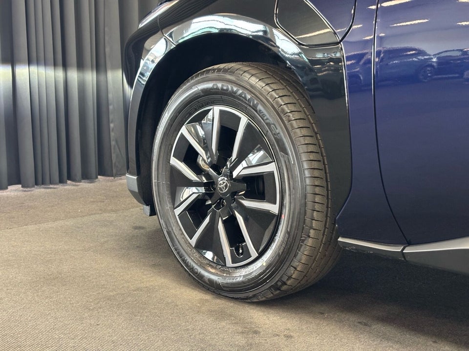Toyota bZ4X 73 Active Tech 5d