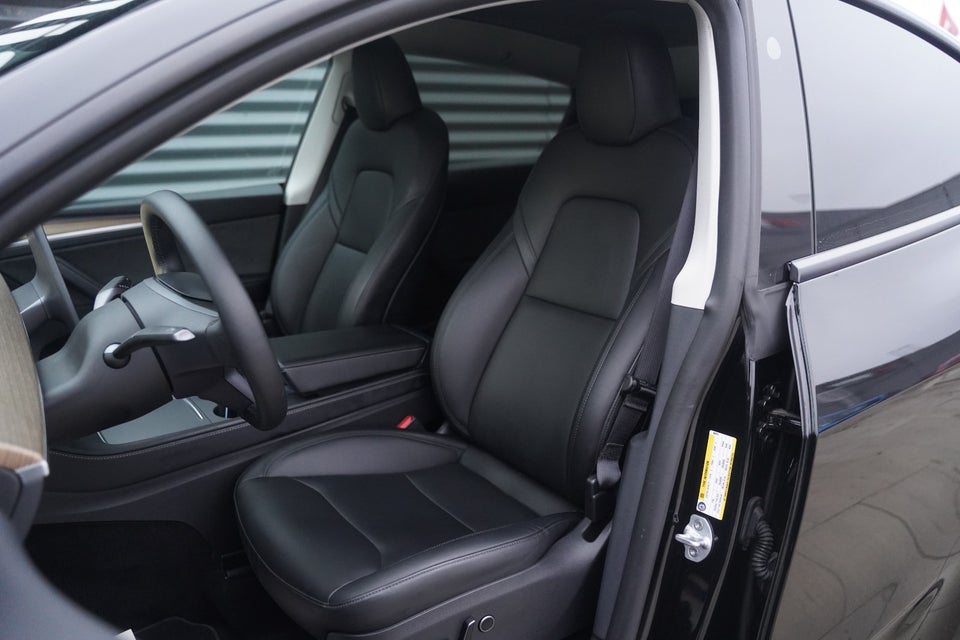 Tesla Model Y RWD 5d