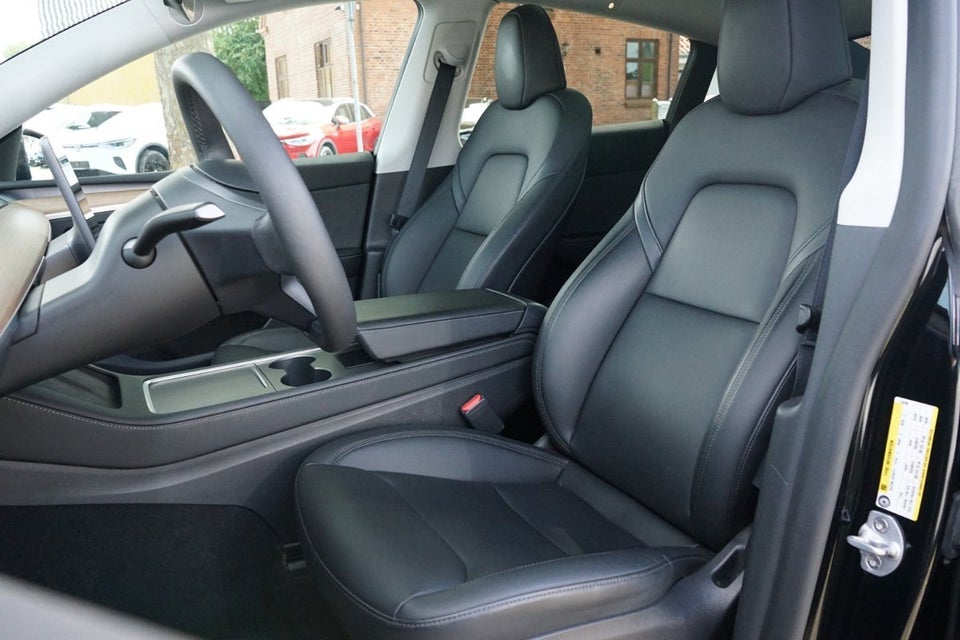 Tesla Model Y Long Range AWD 5d