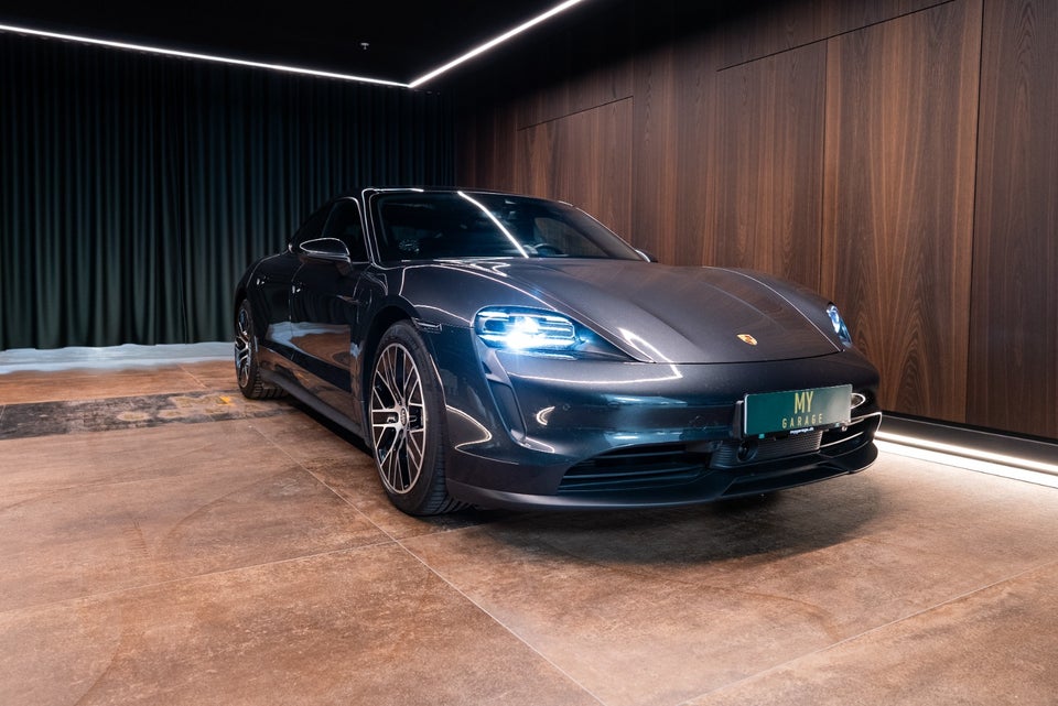 Porsche Taycan Performance+ 4d