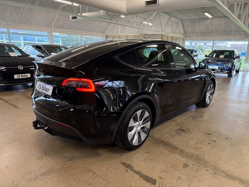 Tesla Model Y Long Range AWD 5d