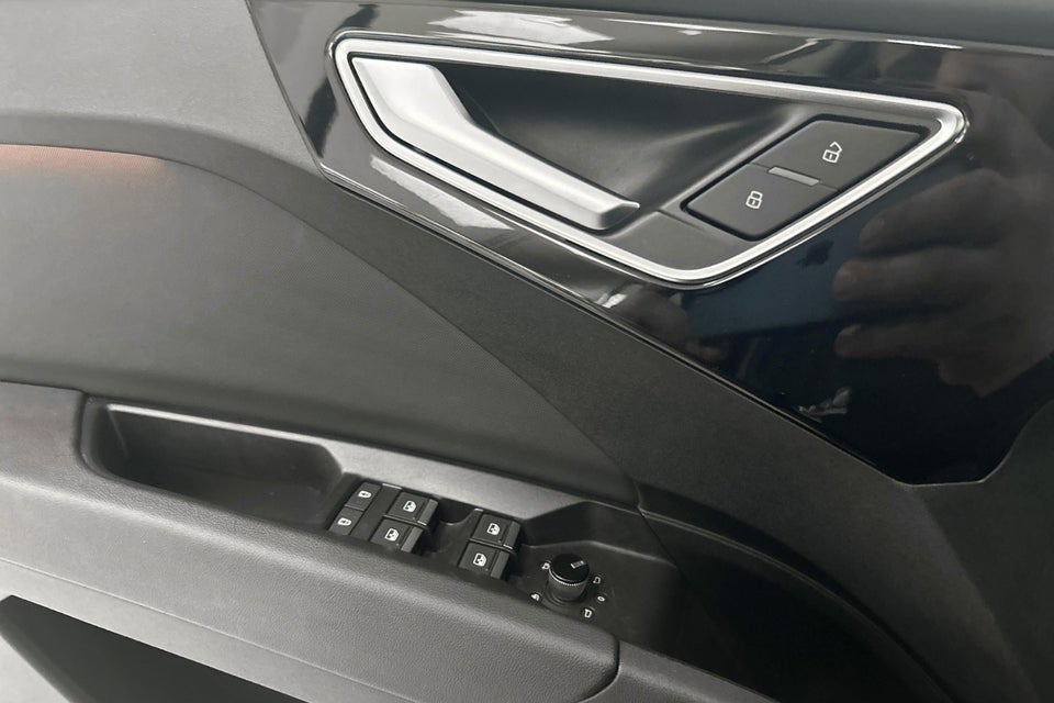 Audi Q4 e-tron 40 Attitude 5d