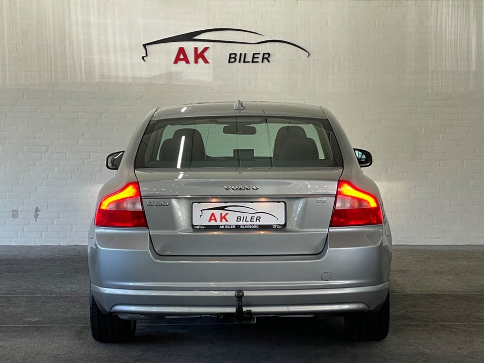 Volvo S80 2,4 D5 Momentum aut. 4d