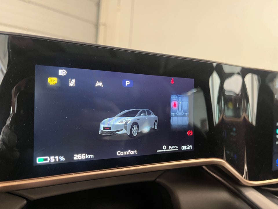 Hongqi EH7 111 Exclusive 4d