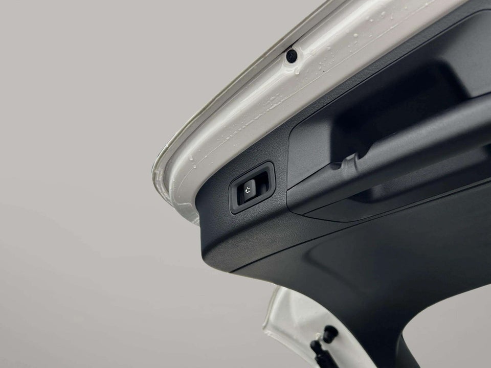 Mercedes EQA300 AMG Advance Plus 4Matic 5d