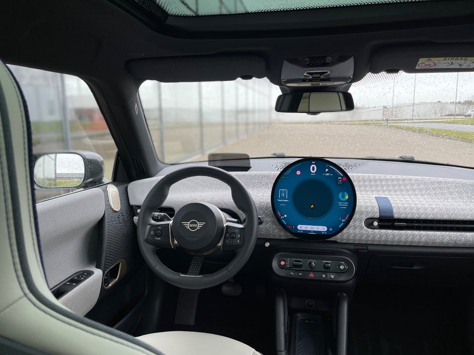 MINI Cooper SE Favoured Trim XL 3d