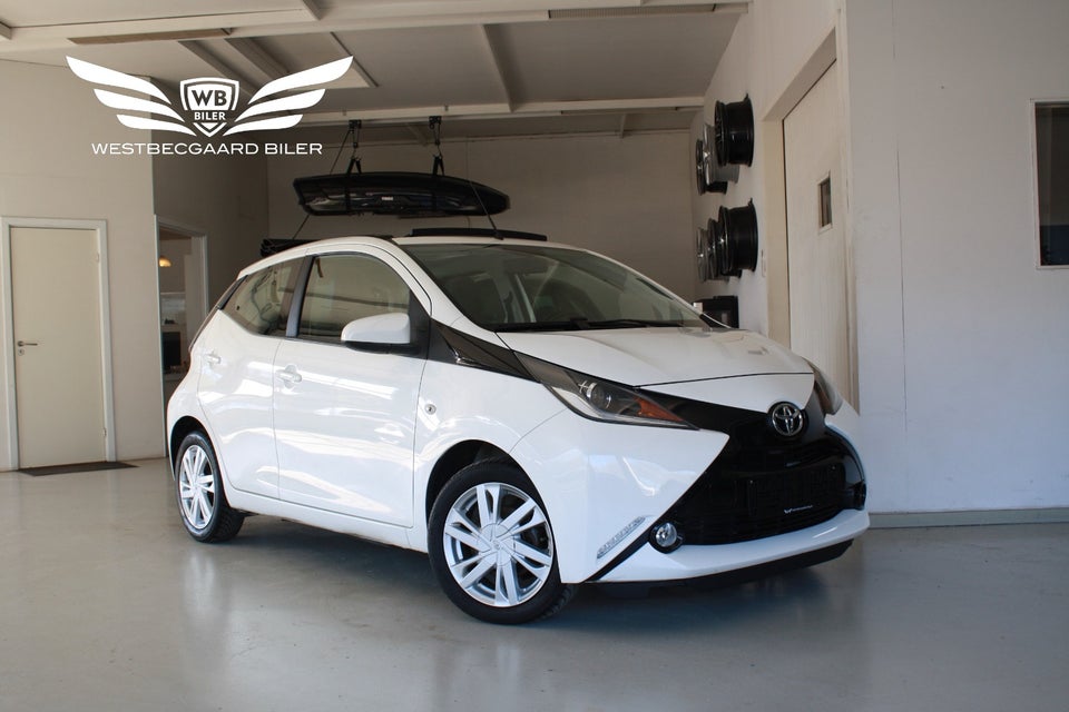 Toyota Aygo 1,0 VVT-i x-wave Sky 5d