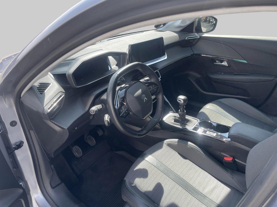 Peugeot 208 1,2 PureTech 100 Allure 5d