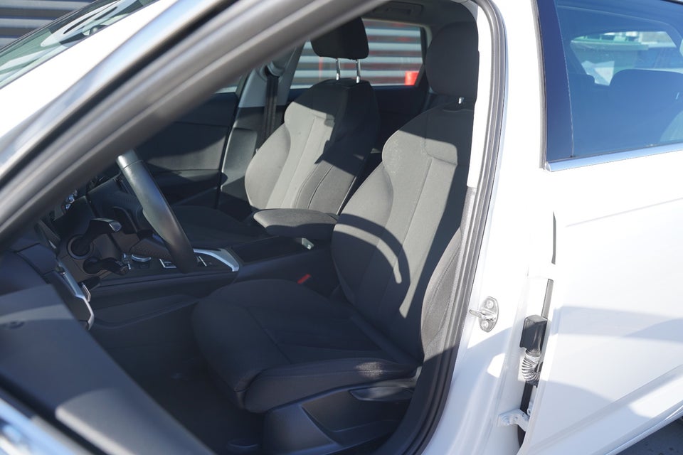 Audi A4 40 TFSi Advanced Avant S-tr. 5d