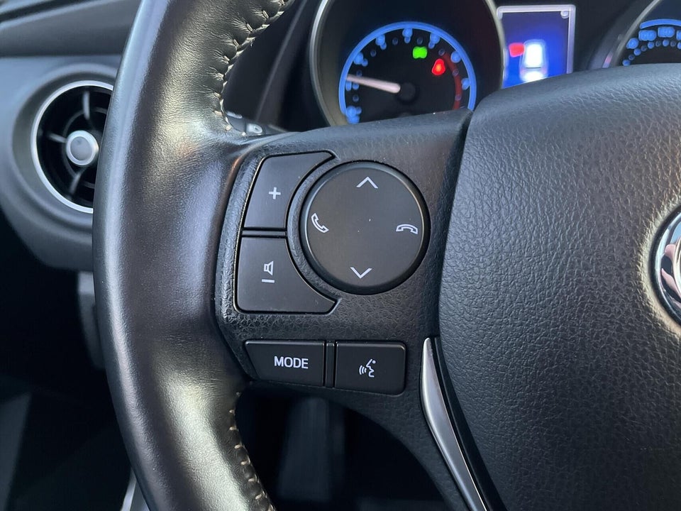 Toyota Auris 1,2 T T2 Comfort Touring Sports 5d