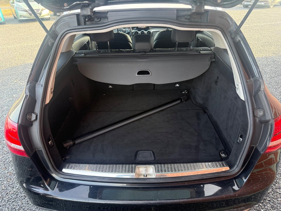 Mercedes C220 d 2,2 AMG Line stc. 5d