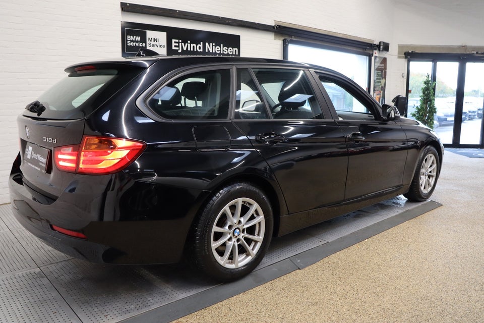 BMW 318d 2,0 Touring 5d