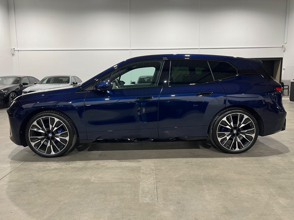 BMW iX xDrive60 Fully Charged 5d