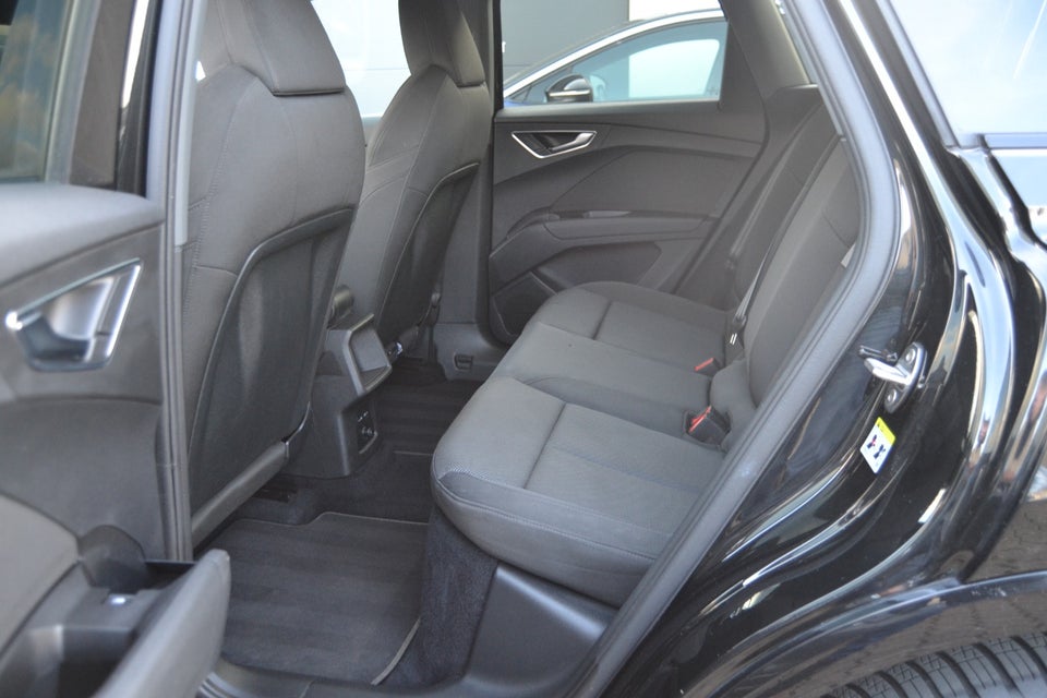 Audi Q4 e-tron 35 Advanced 5d