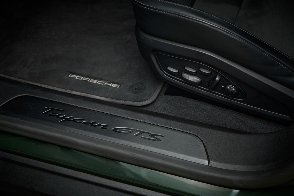 Porsche Taycan GTS Performance+ 4d