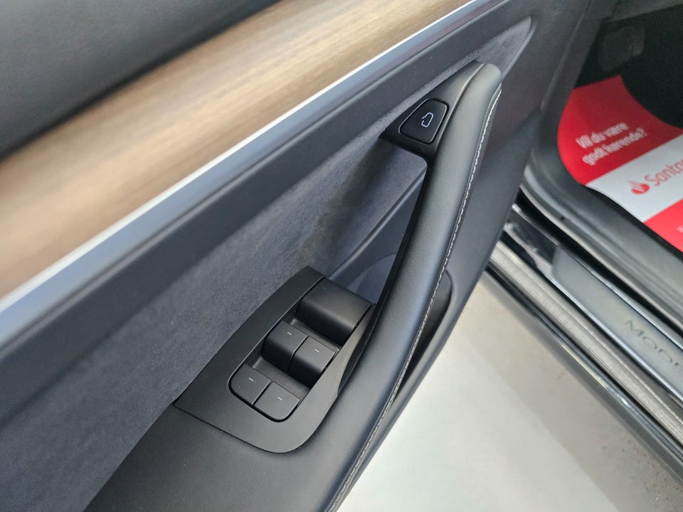 Tesla Model 3 Standard Range+ RWD 4d