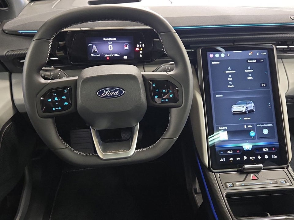 Ford Explorer 77 Premium Extended Range 5d